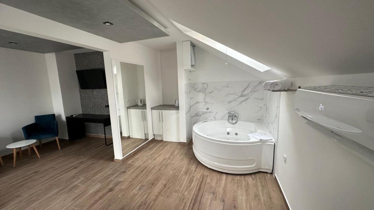 Seti Gorgeous Apartments With Jacuzzi Belgrad Dış mekan fotoğraf